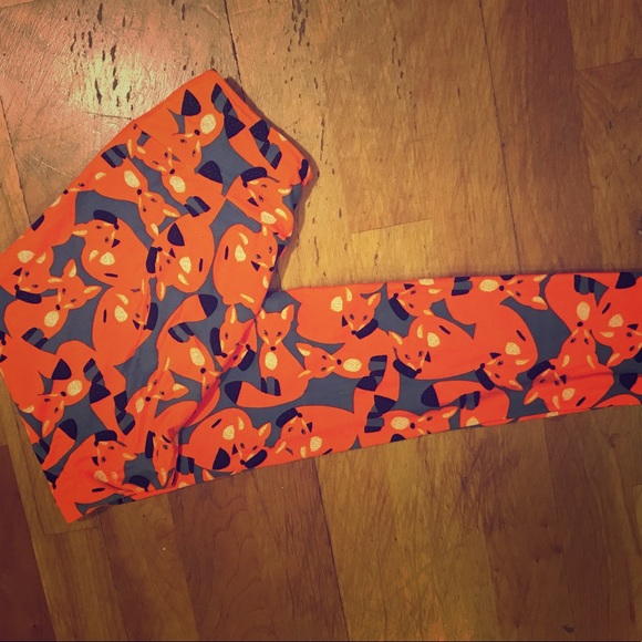 LuLaRoe Pants - LULAROE OS FOX LEGGINGS
